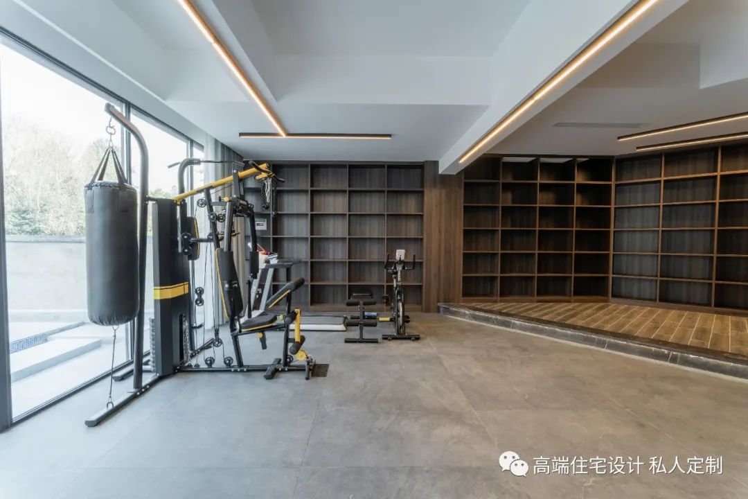 华侨城 900 平现代轻奢别墅丨尤文设计-33