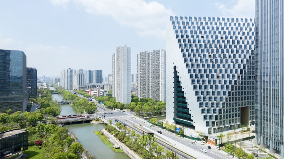 杭州未来科技城新湖中心· 光棱丨中国杭州丨OMA-16