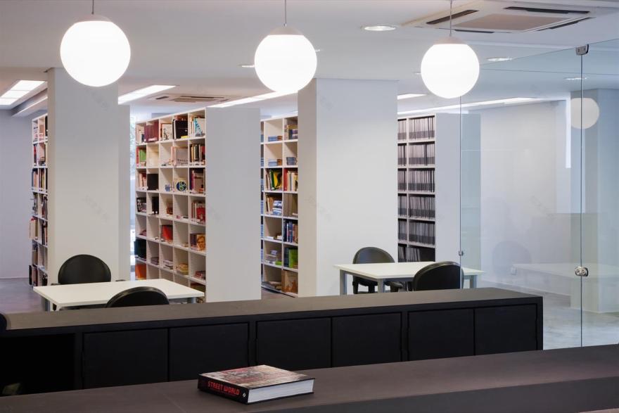 圣保罗 MIS 博物馆 · 融合钢铁,混凝土与玻璃的现代艺术空间-10