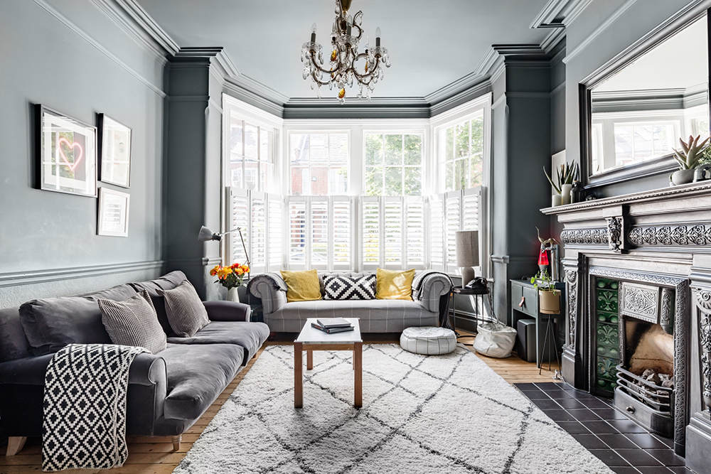 伦敦灰色调公寓的活力点缀-3