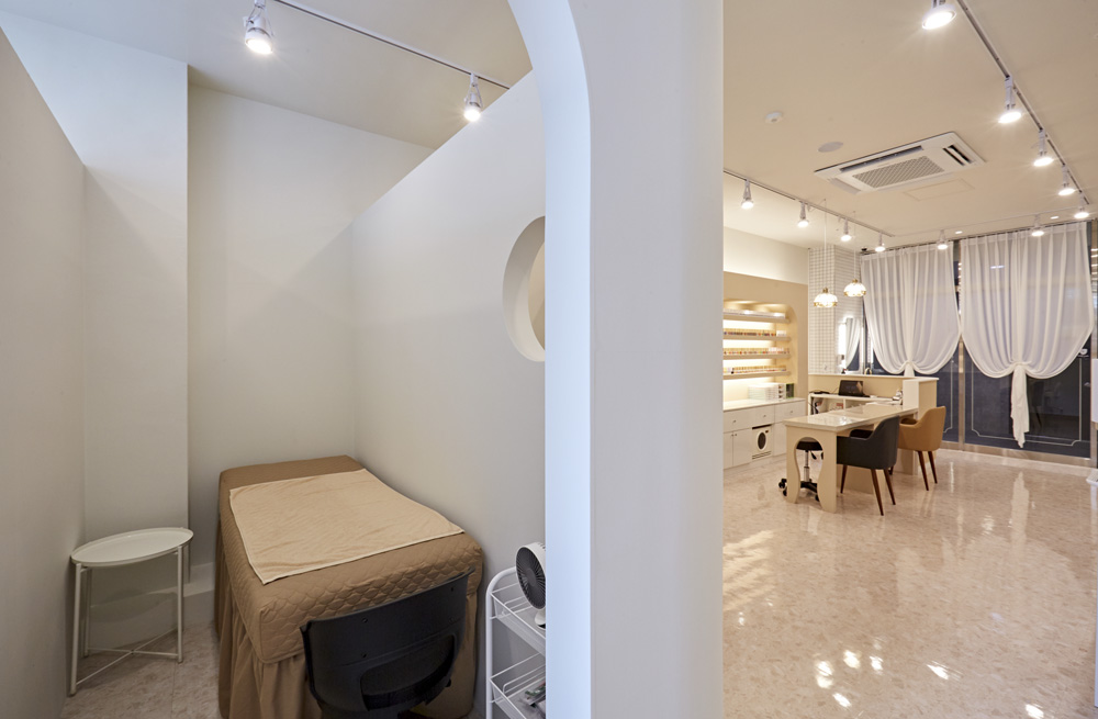 12 平米简约卧室，照明设计是亮点-8