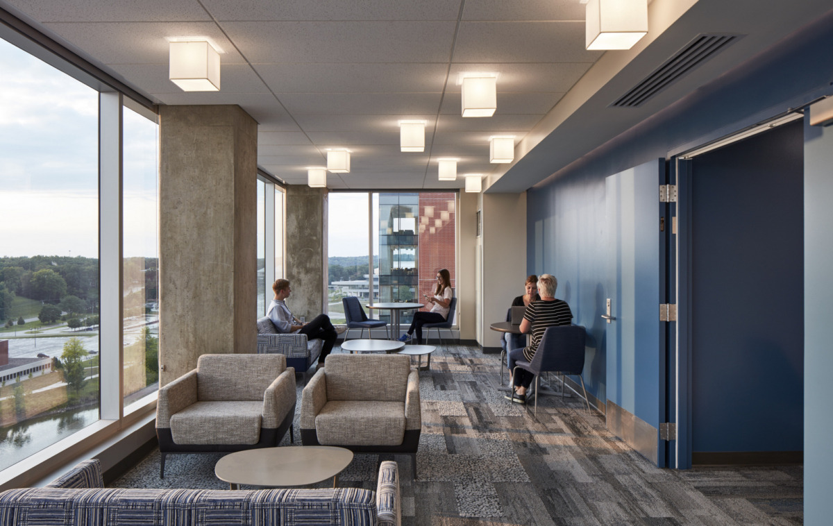 Iowa 大学 Elizabeth Catlett Hall-18