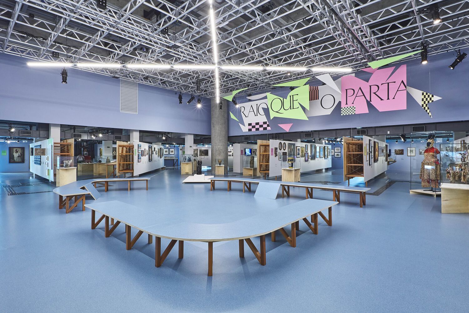 巴西圣保罗 Sesc 24 de Maio 现代艺术展览设计丨Juliana Godoy,gru.a-33