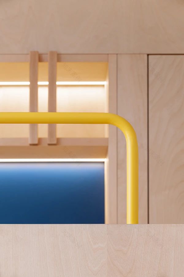 简约原木风四口之家丨No Architects-28