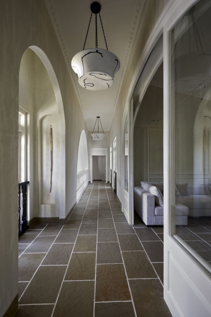 鸡蛋花庄园

注：Frangipani常见指鸡蛋花 ，Estate有庄园、地产等意思，结合语境这里翻译为鸡蛋花庄园较为合适 丨FADD Studio-49