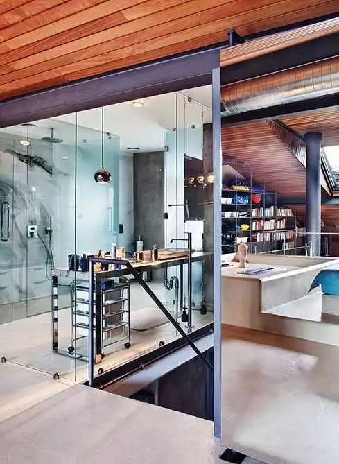 阁楼时光，远方和低生活都在画框里-26