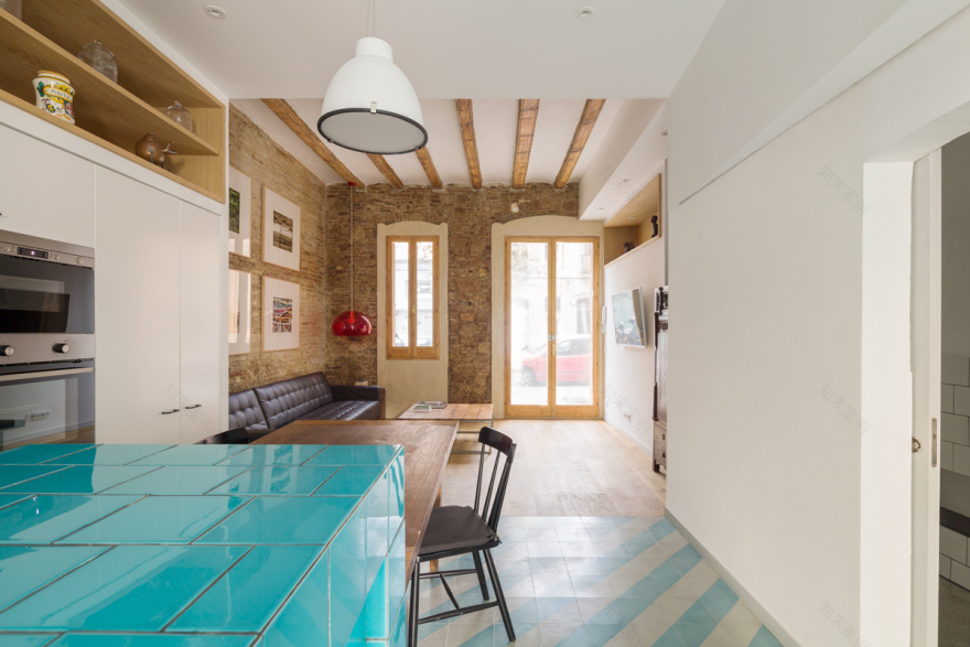 翻新公寓诠释“床与蓝色”的设计哲学-28