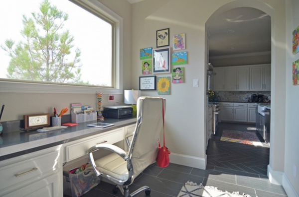 My Houzz: Color-Happy Country Living in Fort Worth  -  Decor Ideas-37