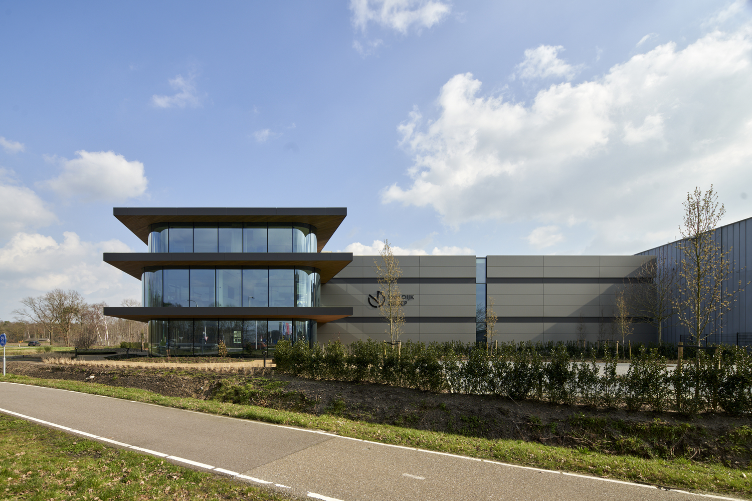 荷兰 VDG 总部大楼,绿色环境中的现代办公空间-40