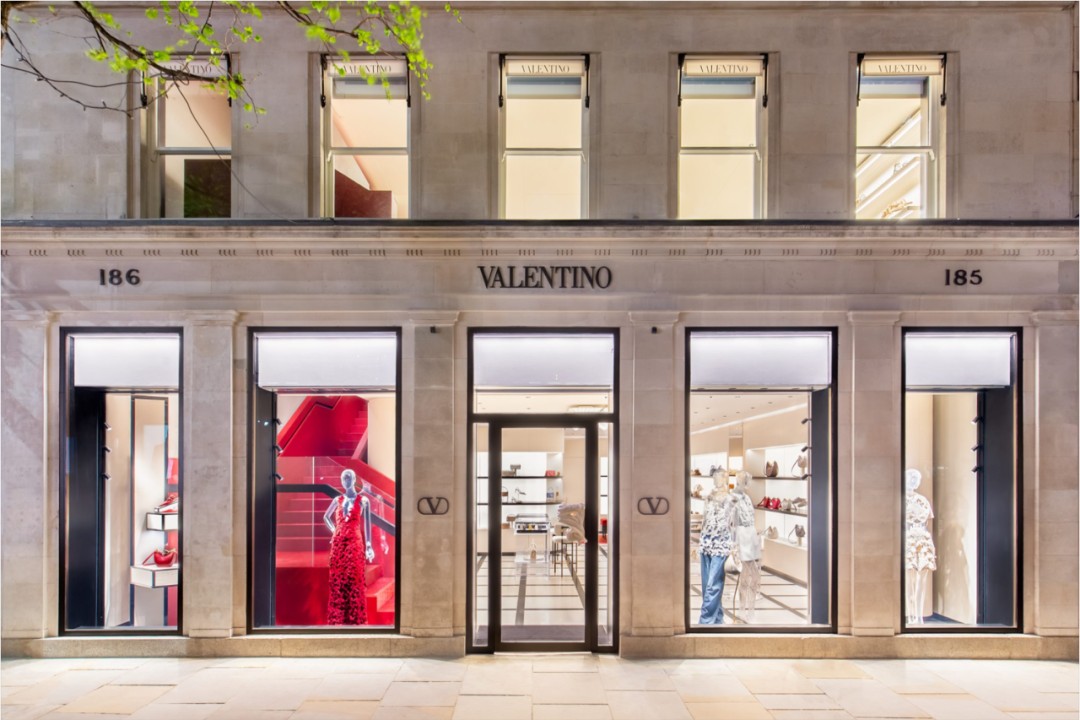 Valentino 伦敦旗舰店设计丨英国伦敦丨华伦天奴内部设计团队-0