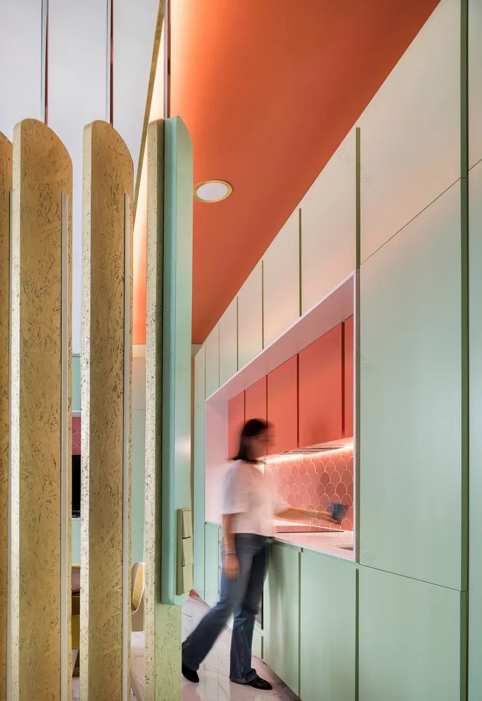 色彩斑斓的 55㎡公寓丨西班牙马德里丨OOIIO 建筑团队-20