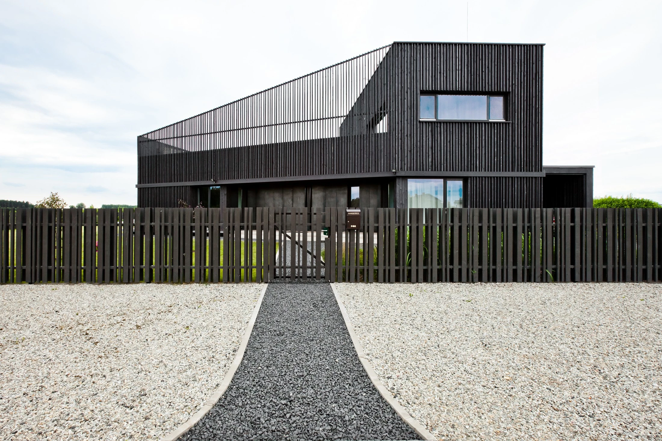 私人住宅中的日式庭园空间-7