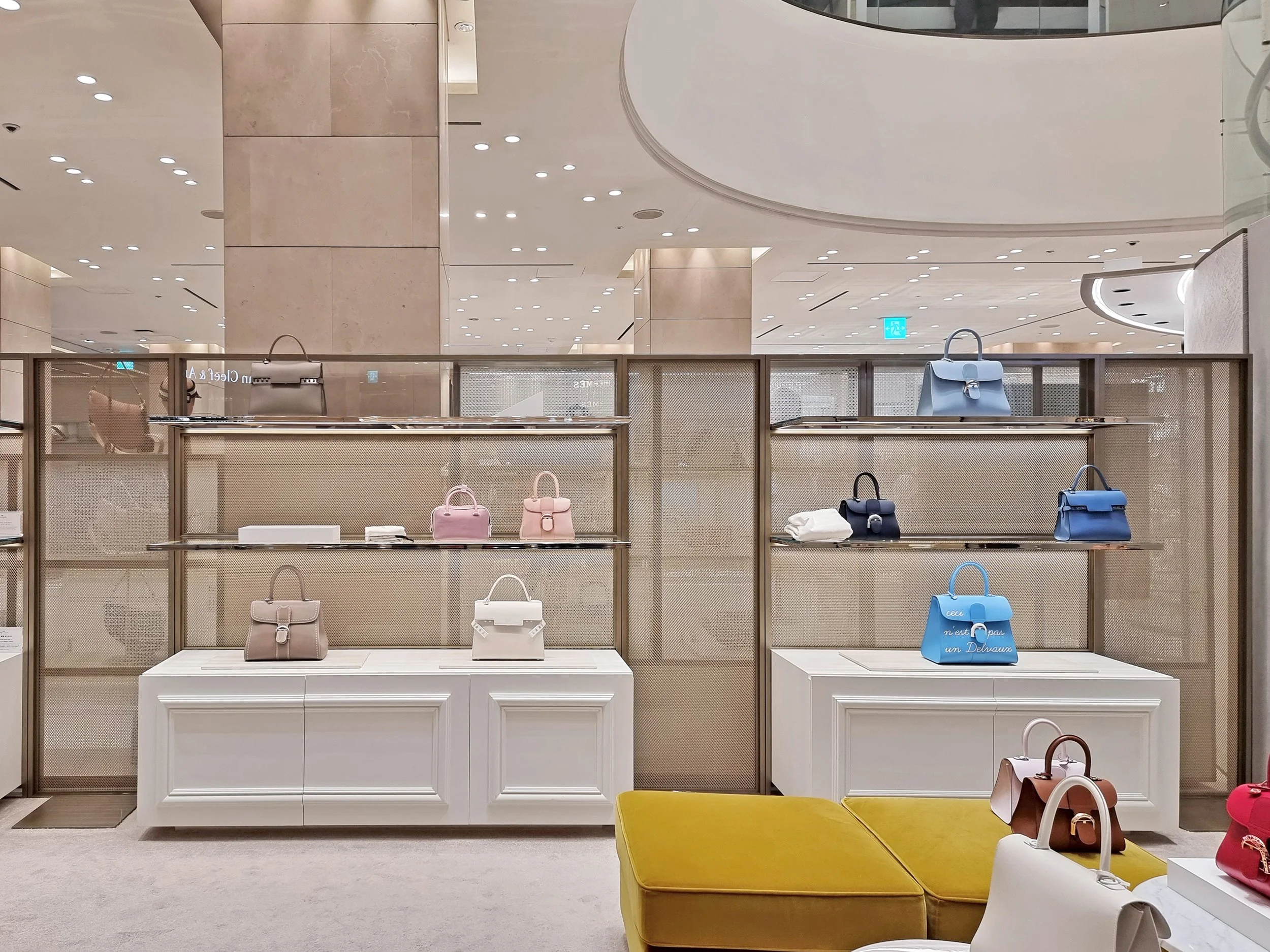 delvaux store in ssg main — hjl studio-33