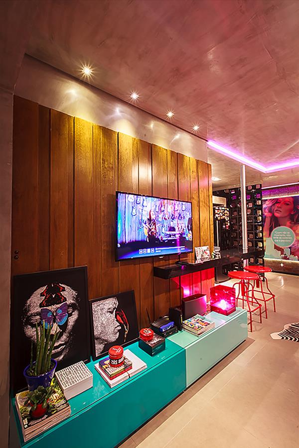 巴西建筑师公寓 | 工业风与自然元素的完美融合-5