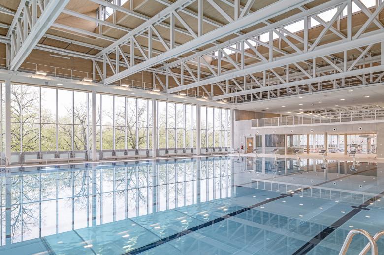 Sportbad NeckarPark 游泳馆丨德国斯图加特丨Niels Schubert Fotograf | BFF-33