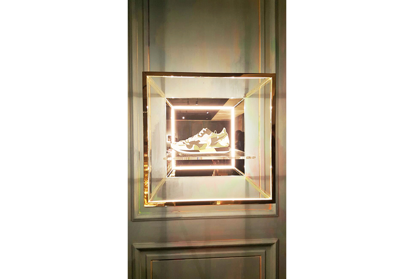 菲利普模特展厅丨意大利米兰丨Marco Costanzi Architects-8