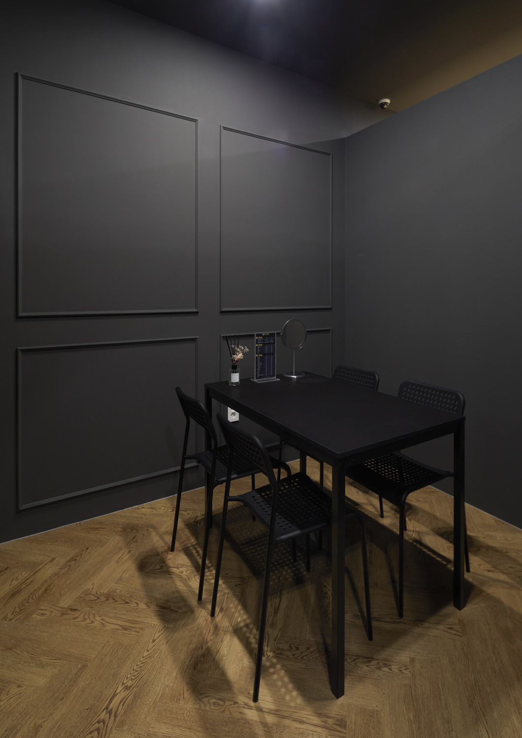 现代极简风格的 25 平米小屋设计-12