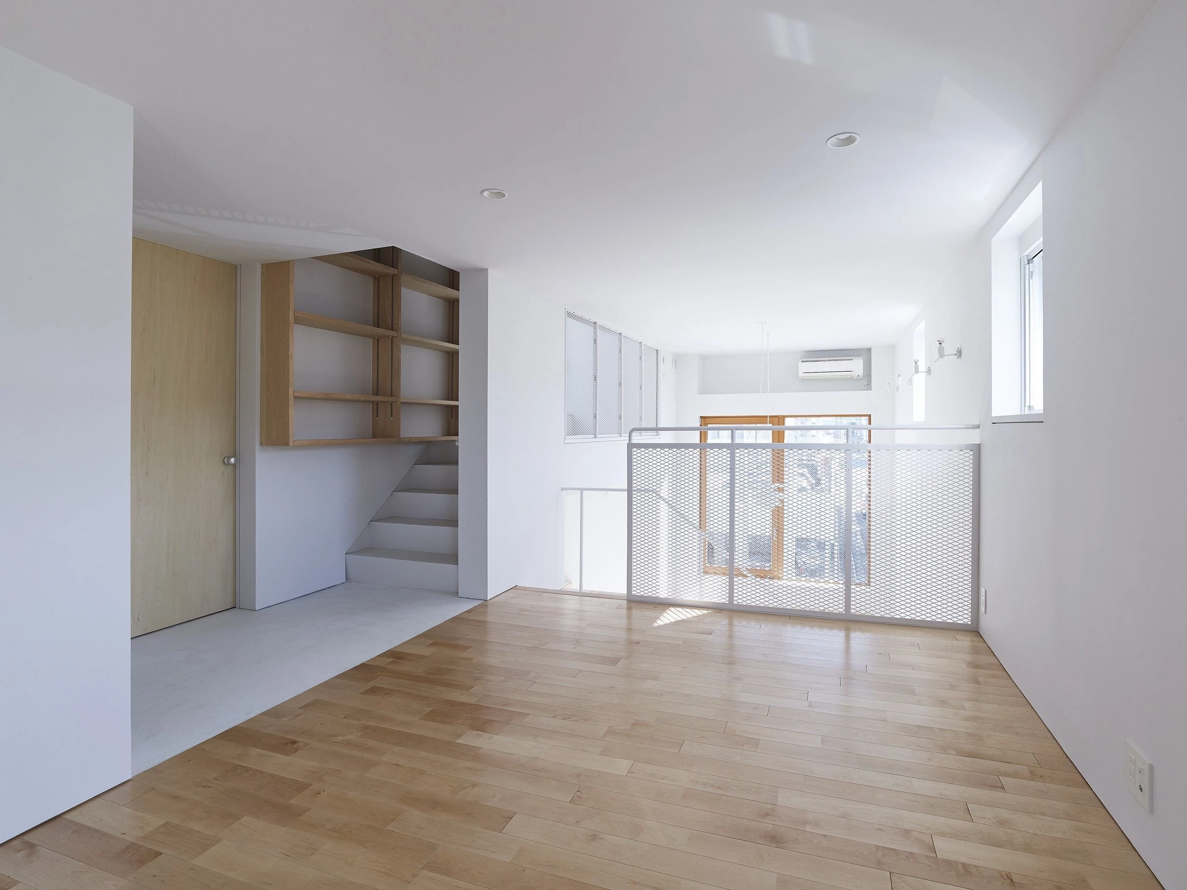 Sendai 山间“horizontal house”-16