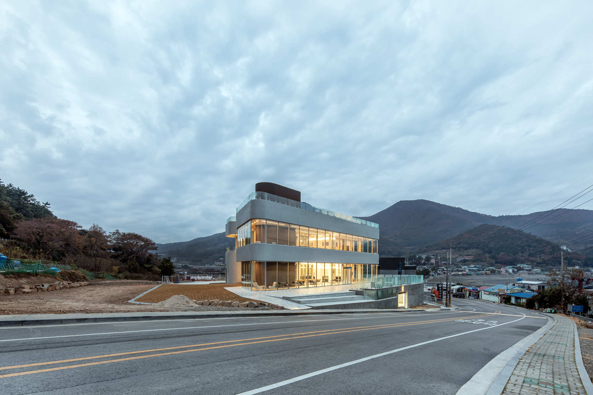 NCNP Coffee / moc architects-32