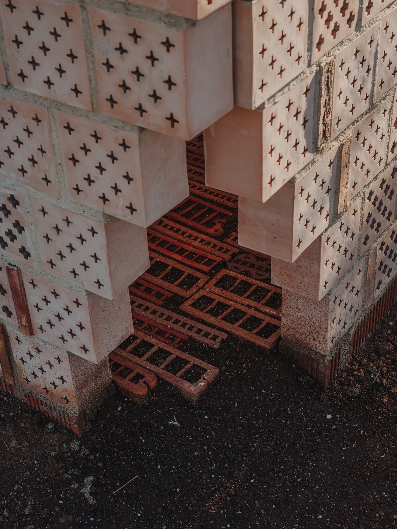 “隐秘围合”丨西班牙丨Alejandro Martínez del Río-29