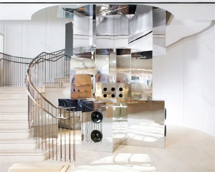 巴宝莉罗迪欧大道商店“PHYGITAL”零售可能性丨美国-3