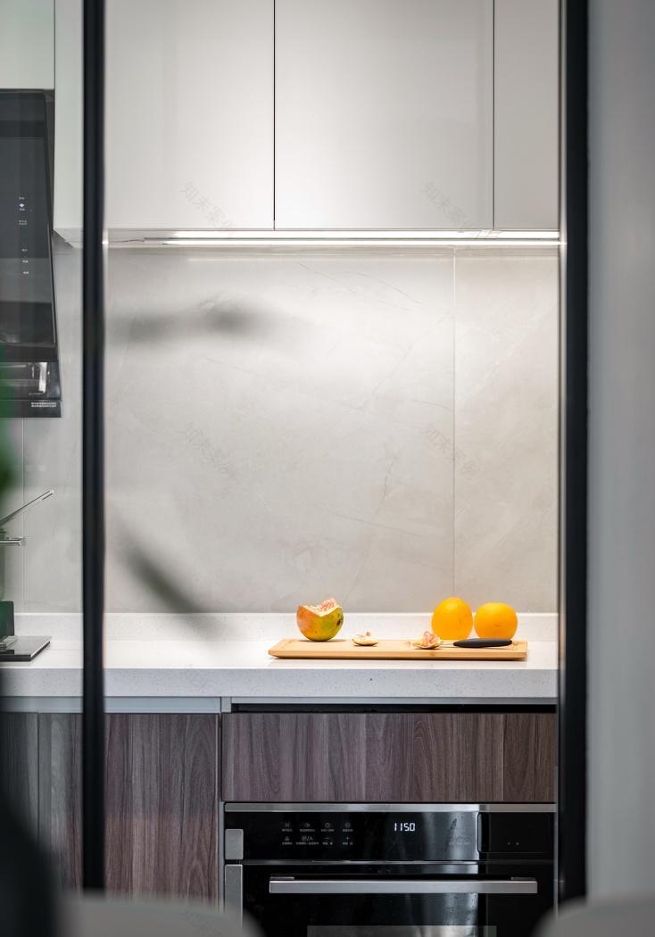 独居男青年 • 哨所-37