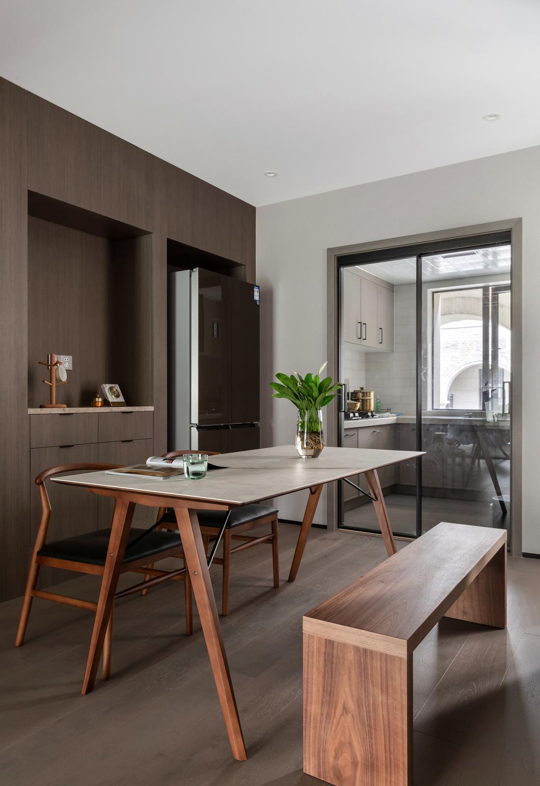 白色调木质空间，打造舒适生活-9