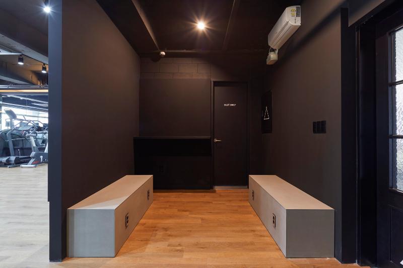 照明点亮 100 平商业空间-18