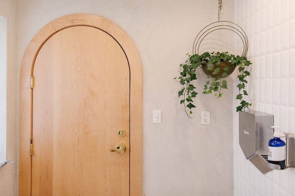 A 1940s-Era Motel in Vegas Offers a Lesson in Historic Preservation and Human Resilience - Metropolis-5