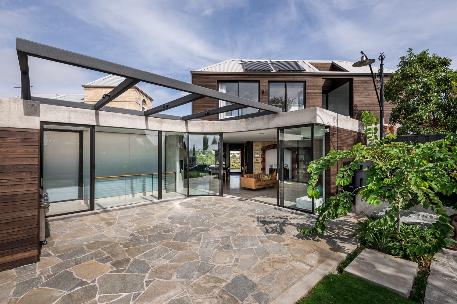 澳大利亚 Fremantle 老宅翻新，现代工业风融入温暖曲线-36