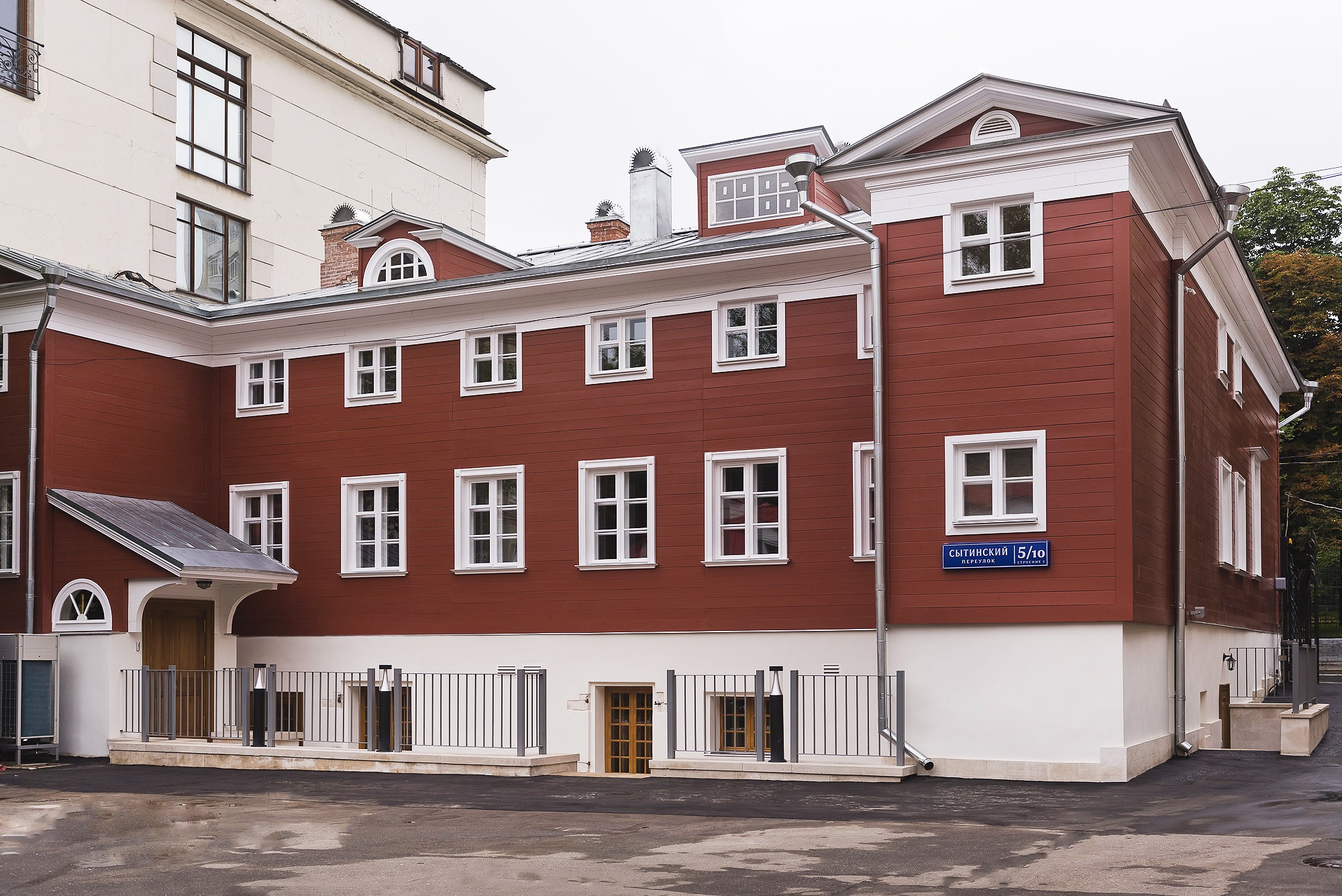 苏联建筑风格的独栋别墅设计-13