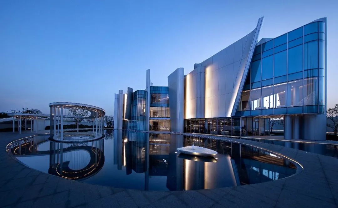 徐州美的天誉 | 樱花美学空间馆，未来流态的曲線律动-8