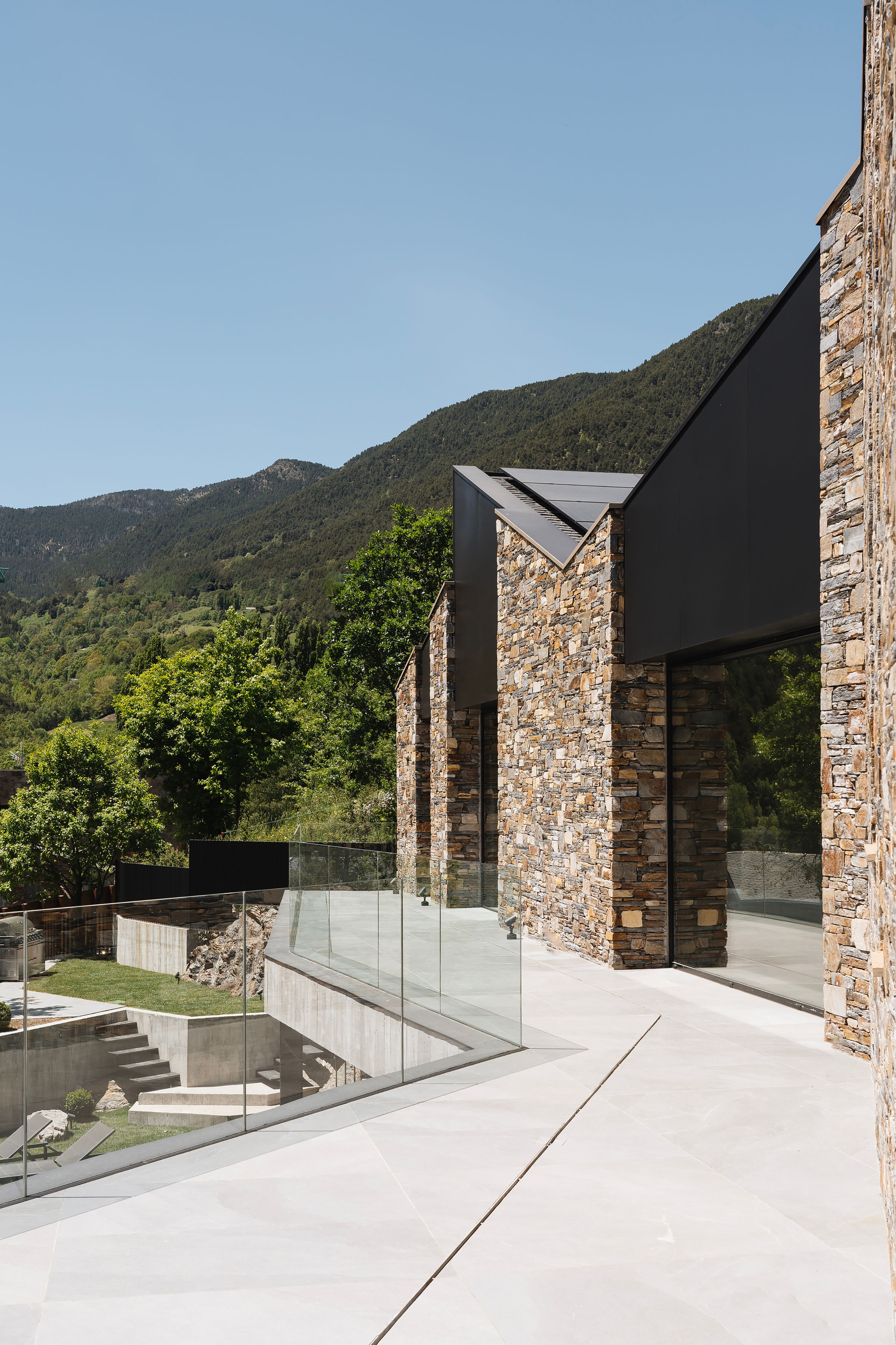 丨安道尔马萨纳丨Architecture MR-28