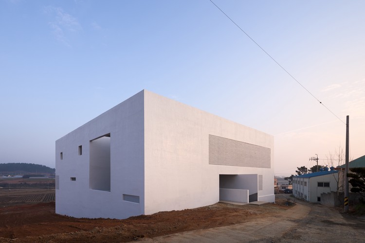 岛居社区中心 | “水”中围出的公共空间-24