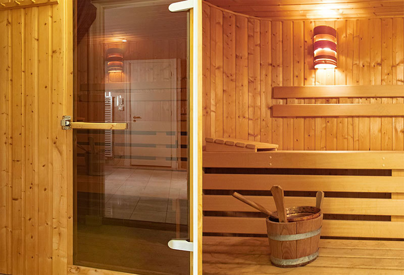 阿姆斯特丹黄色公寓,热带风情与传统欧式风格的碰撞-10