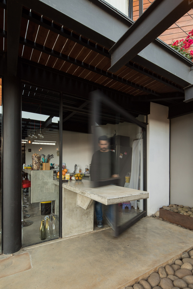 中央之屋 · 融入城市景观的简约现代住宅-31