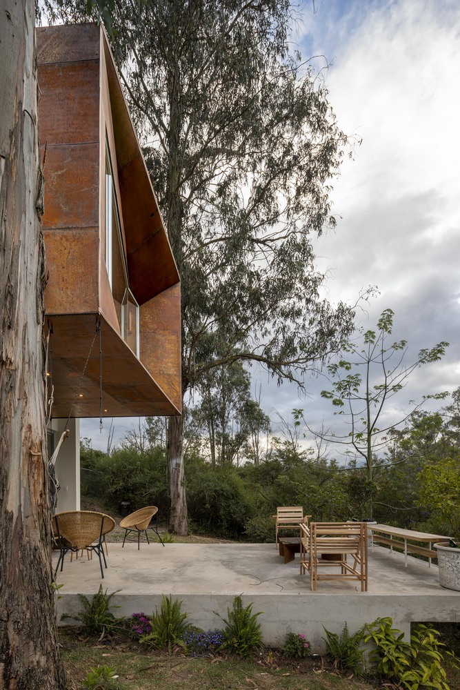 "倾斜立方体 | 2022 年 Quito 的 Oblique Extension House"-34