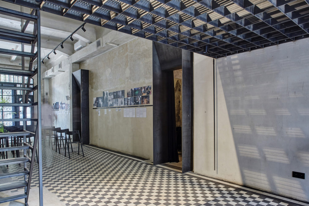 乌克兰利沃夫 Radio Garage 实验画廊改造-22