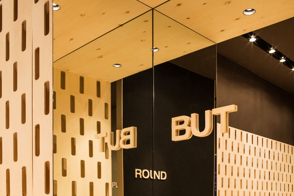 05 12 STAND POINT EN LA FERIA EUROLUCE 2015 DE MILÁN-5