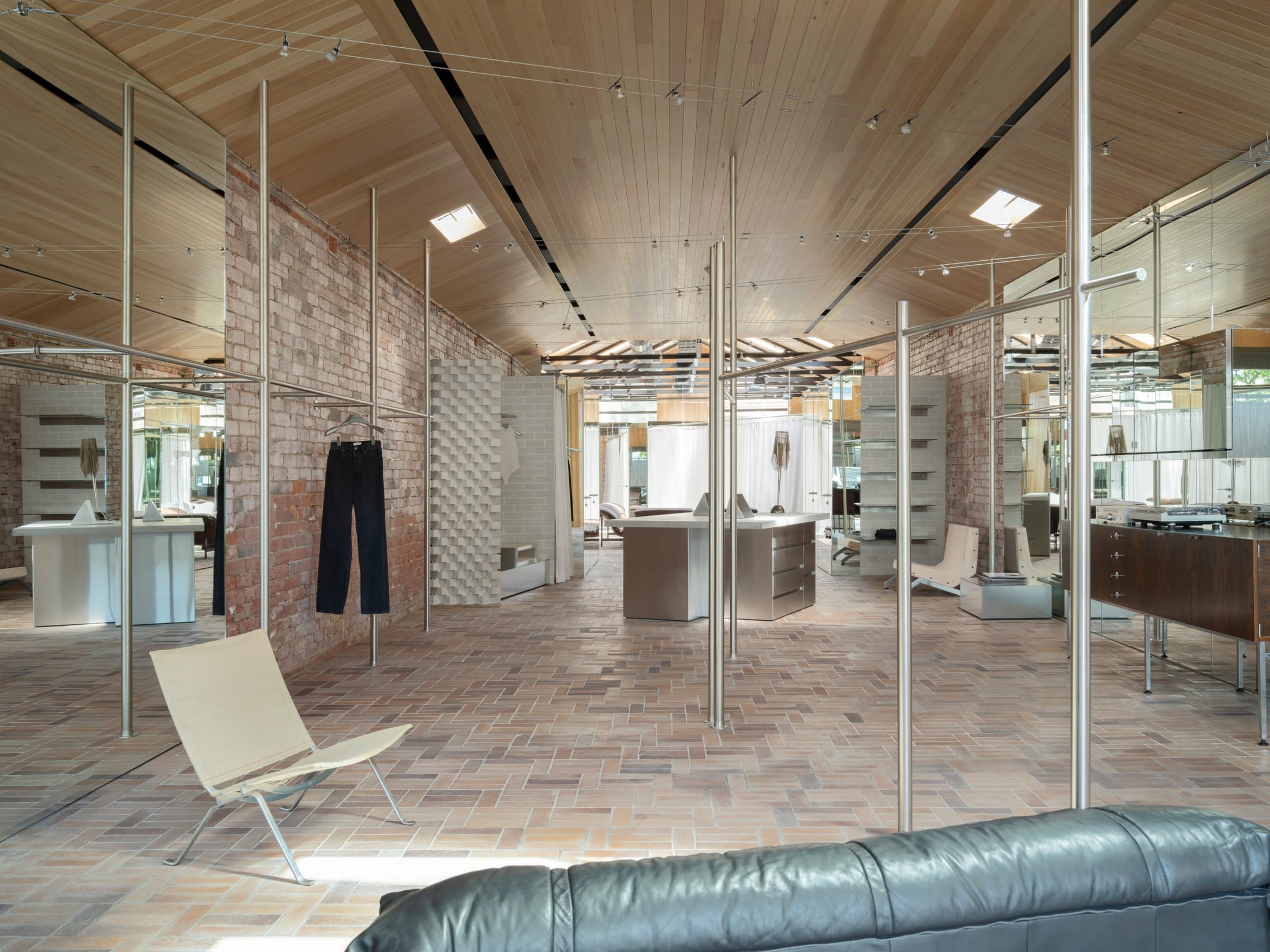 墨尔本阿玛代尔Henne品牌旗舰店零售室内设计丨澳大利亚墨尔本丨悉尼AP Design House工作室-2