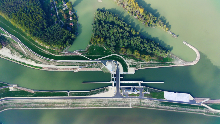 匈牙利 MosoniDanube 防洪闸门控制大楼丨TÉRHÁLÓZAT-11