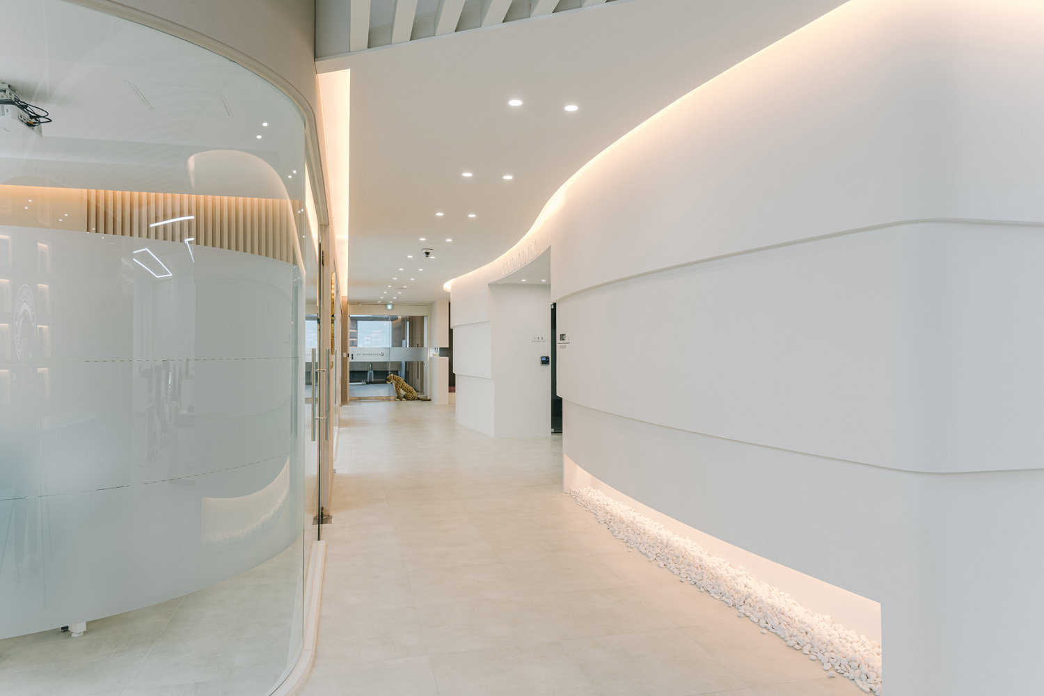 150 平现代高级通讯公司办公室设计-20