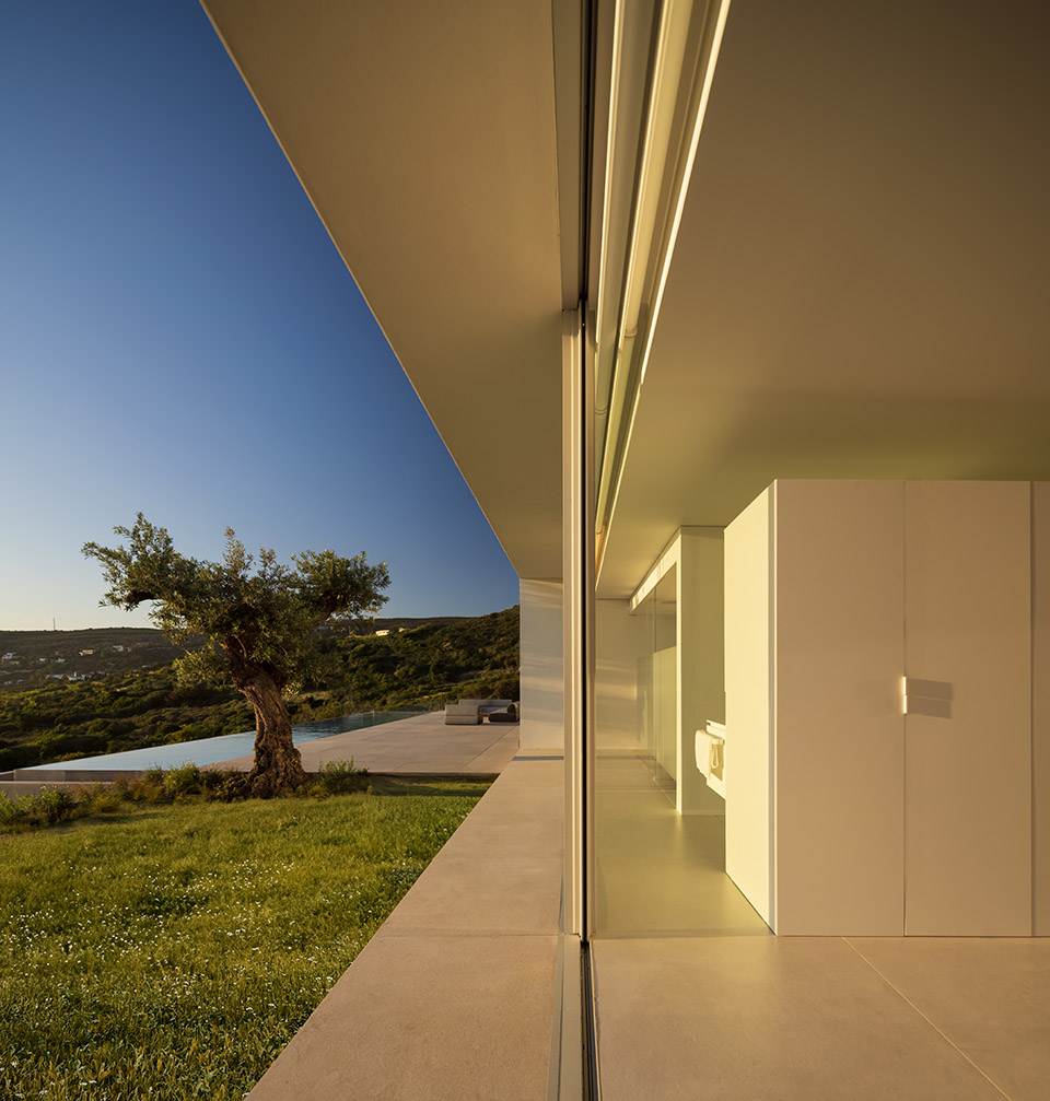 空中之屋 · 嵌入山体的宁静海景住宅丨Fran Silvestre Arquitectos-111