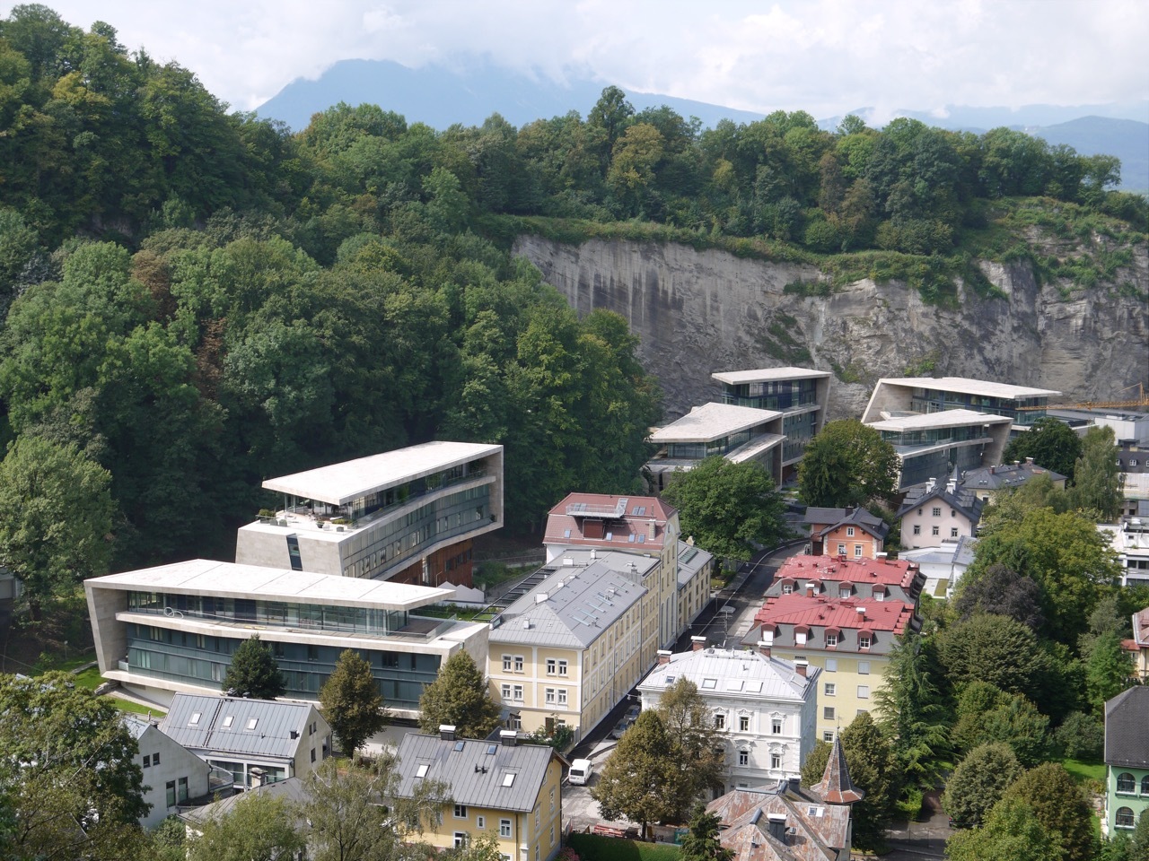 奥地利萨尔斯堡珍宝住宅区——自然与建筑的和谐对话-12