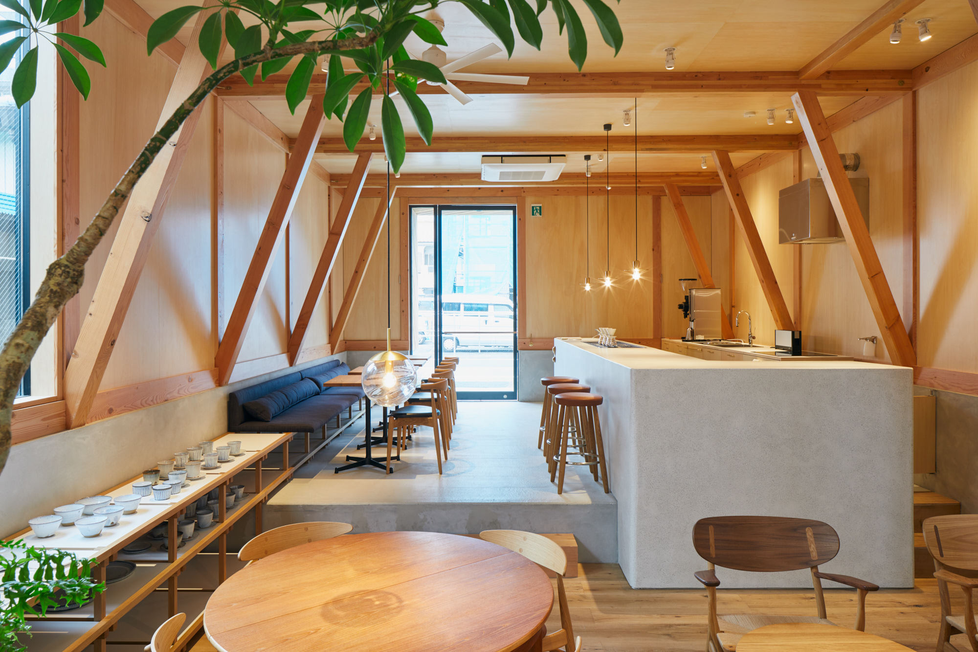 Tenhachi Architect & Interior Design丨咖啡店丨IDUMI Cafe + Residence-9