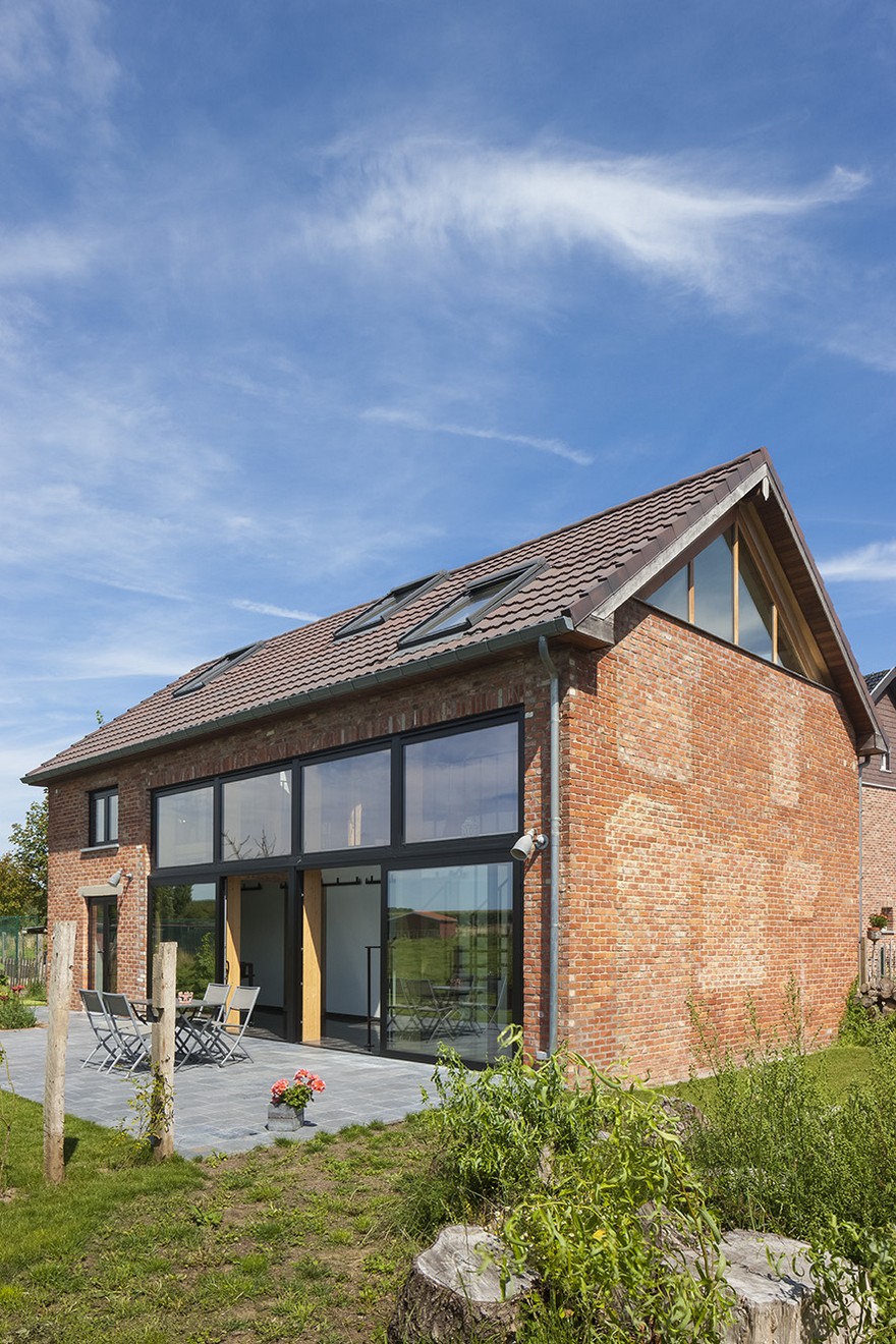 Old Clay Timbered House Renovated in Belgium by Burobill-7
