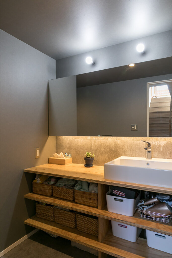 ワンルームのような一体感　家族が自然と集まる大空間の三角屋根の家 | Style of Life | 100%LiFE-3