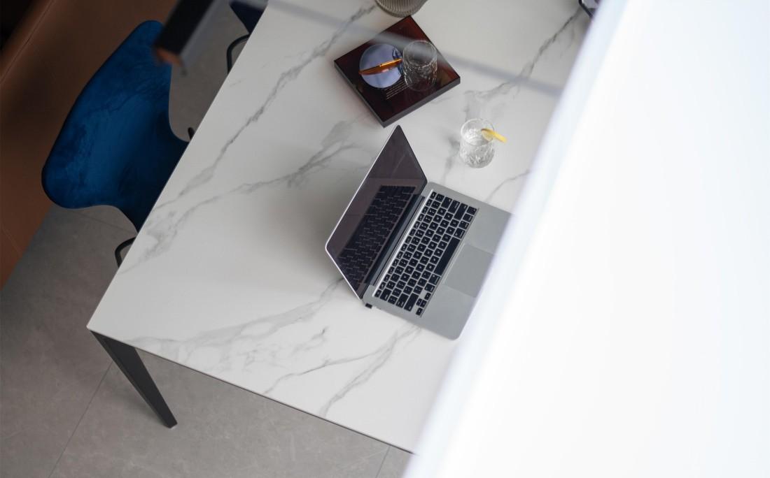 空间魔法师 | 横梁变身为天空之镜的艺术走廊设计-49