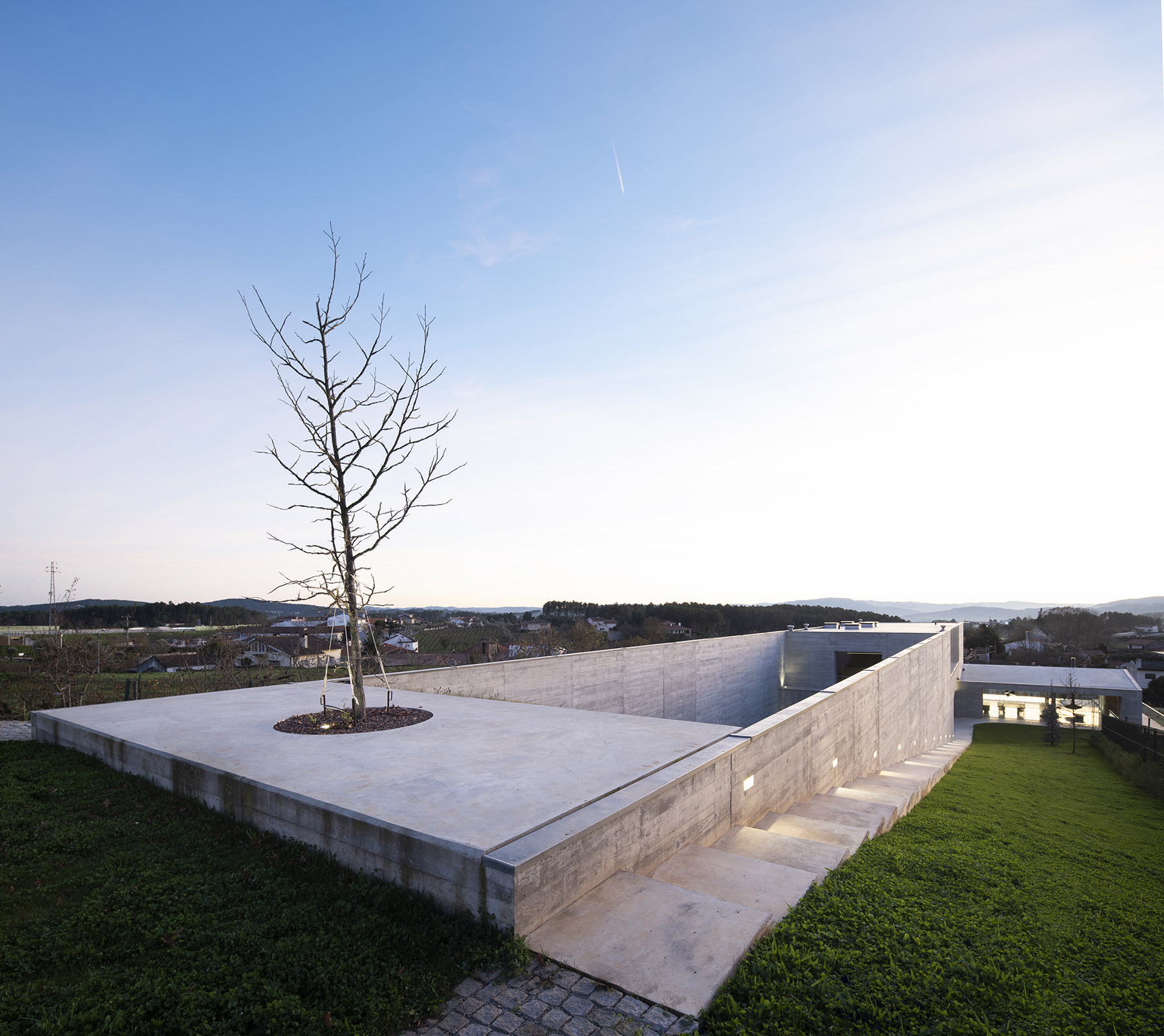 House in Vila Real  / AZO. Sequeira Arquitectos Associados-28