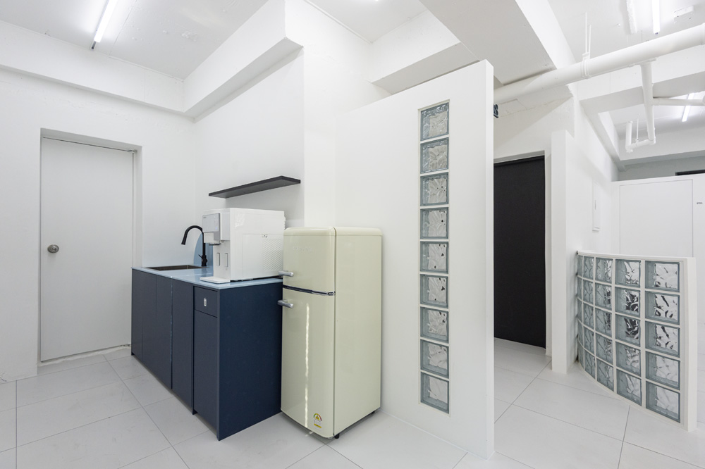 F Studio | 极简 24 平米办公空间-12